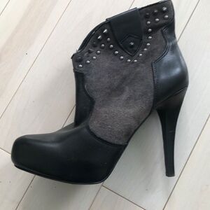Fergie Women's Studded Riveted Stiletto Ankle Boots Black & Gray Size 6.5 M